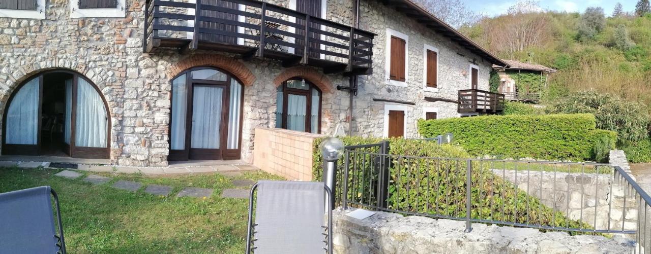 Casa Sasso Apartamento Tavernola Bergamasca Exterior foto